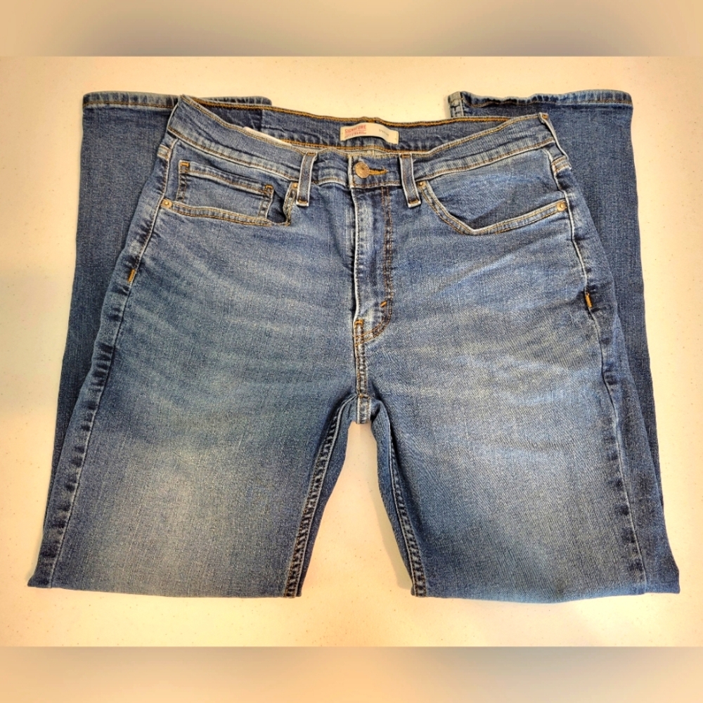 Levi's signature men's straight jeans size 34W X 30L medium wash business casual